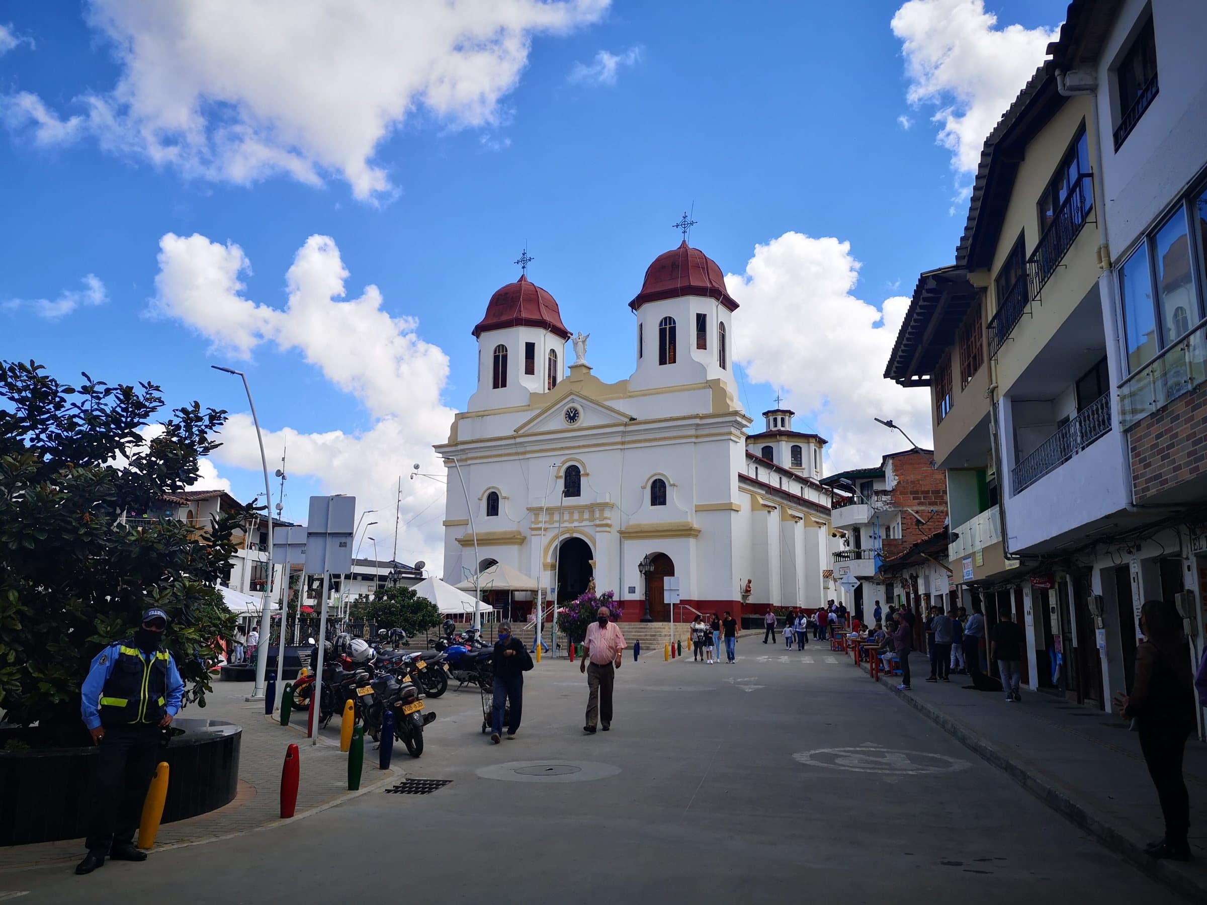 La iglesia de San Vicente Ferrer, en el centro del pueblo